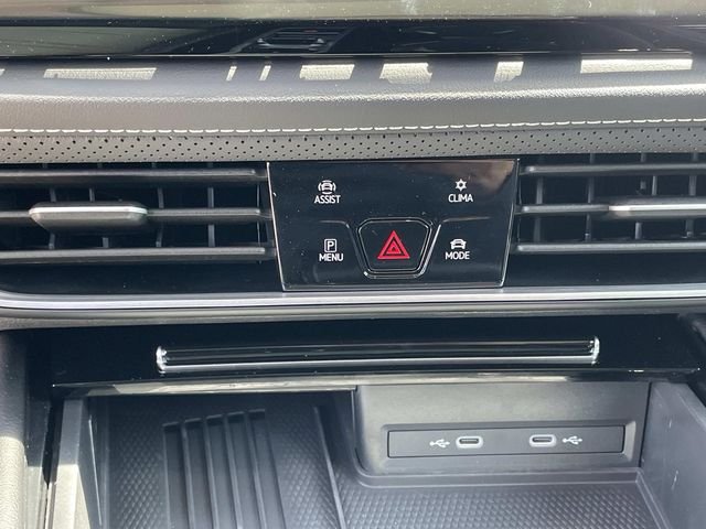 New 2026 White/off-white Volkswagen 2.0T SE w/Technology image 15