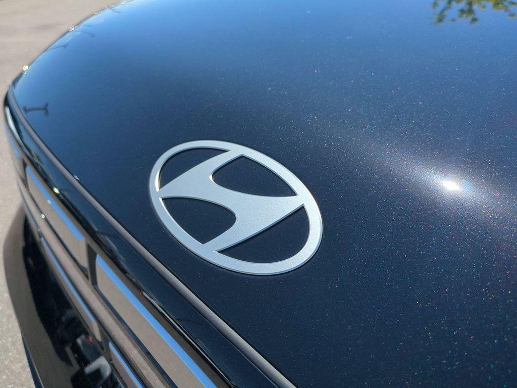 New 2026 Black Hyundai SEL image 13