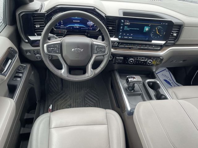 Used 2023 Gray Chevrolet RST image 9
