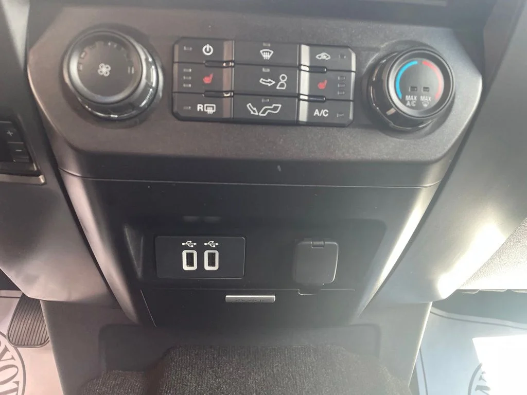 Used 2018 Shadow Black Ford XLT image 16