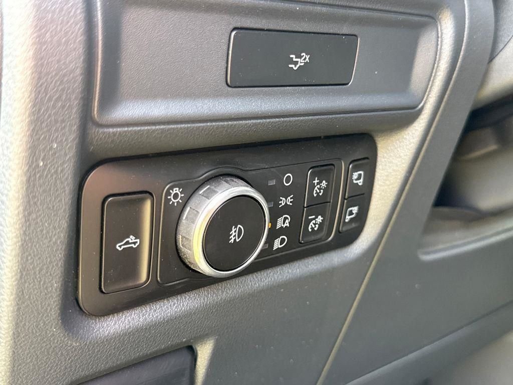 New 2026 Agate Black Metallic Ford XLT image 17