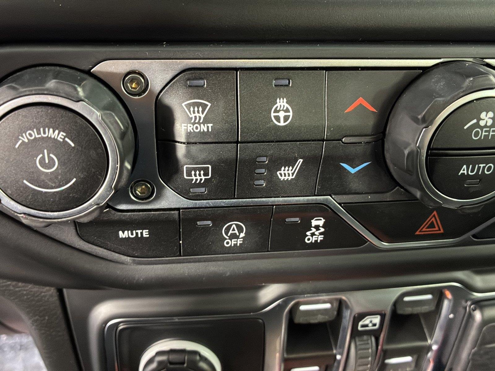 Used 2021 Bright White Clearcoat Jeep Mojave image 38