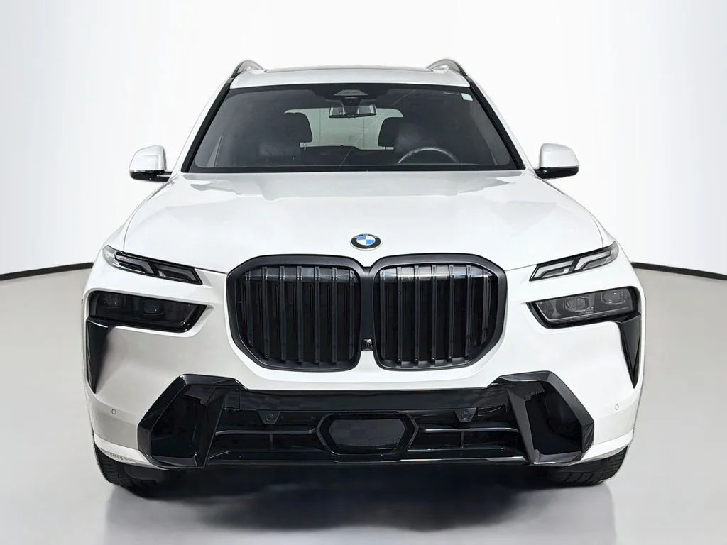 Used 2025 White BMW xDrive40i image 2