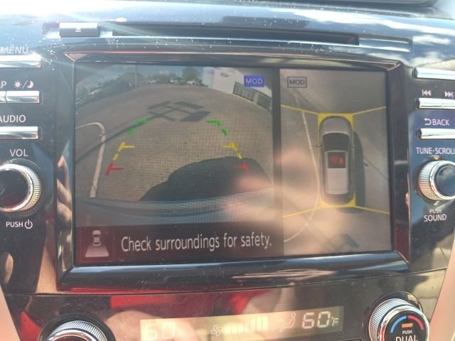 Used 2019 White Nissan SL image 23