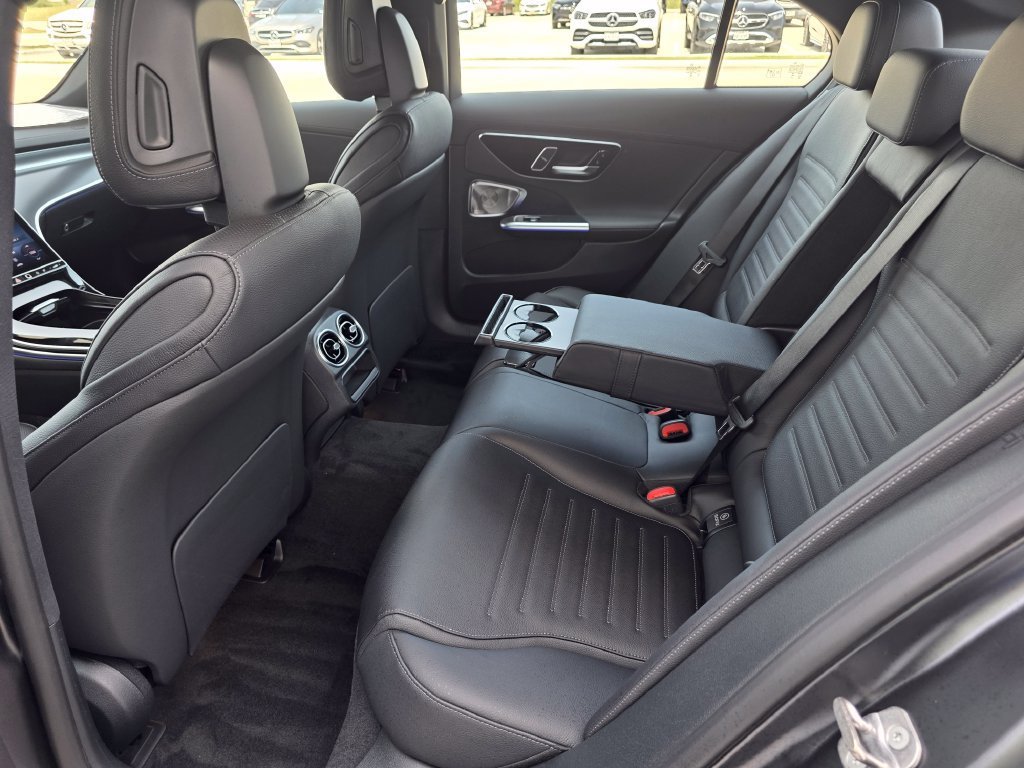 New 2026 MANUFAKTUR exclusive graphite grey magno Mercedes-Benz C 300 image 41