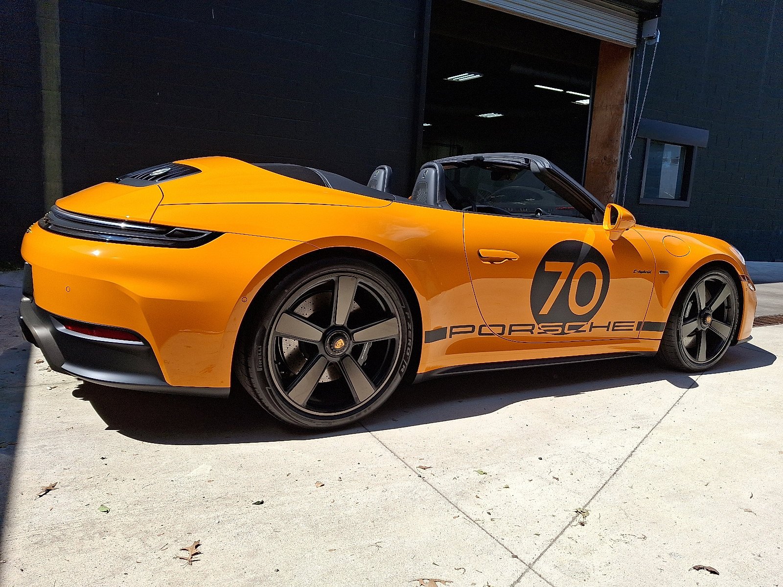 New 2026 Paint to Sample: Signalorange Porsche Spirit 70 image 8