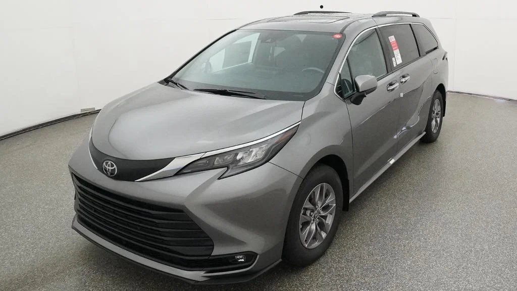 New 2026 Heavy Metal Toyota XLE image 20