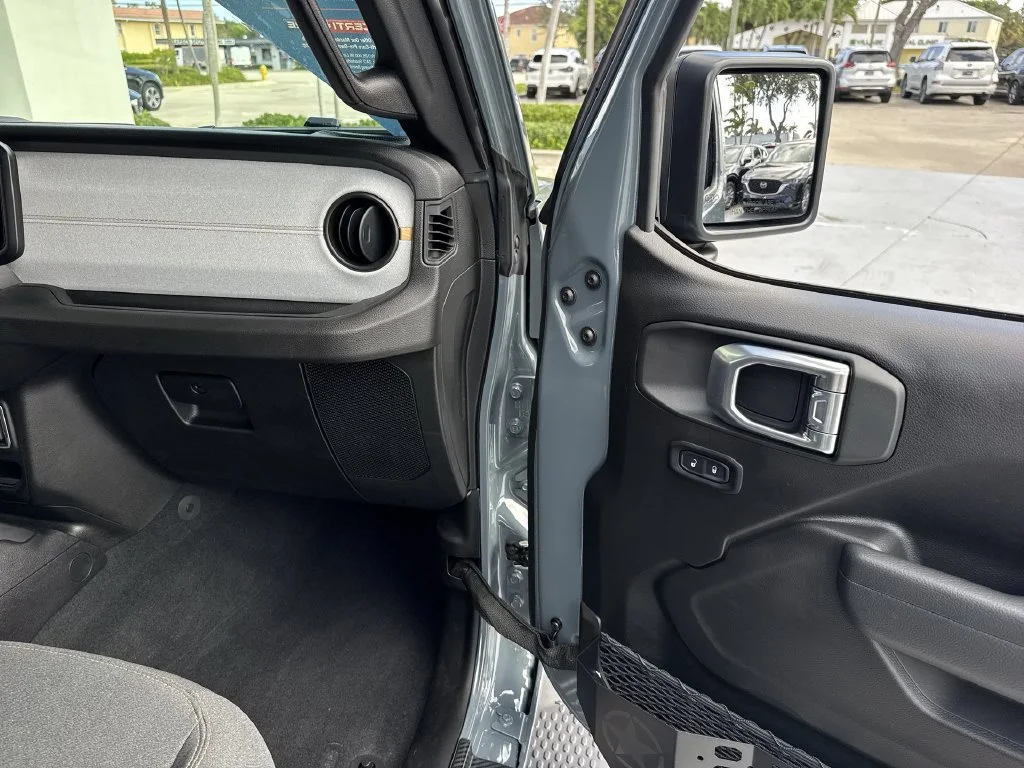 Used 2026 Gray Jeep Sport S image 21
