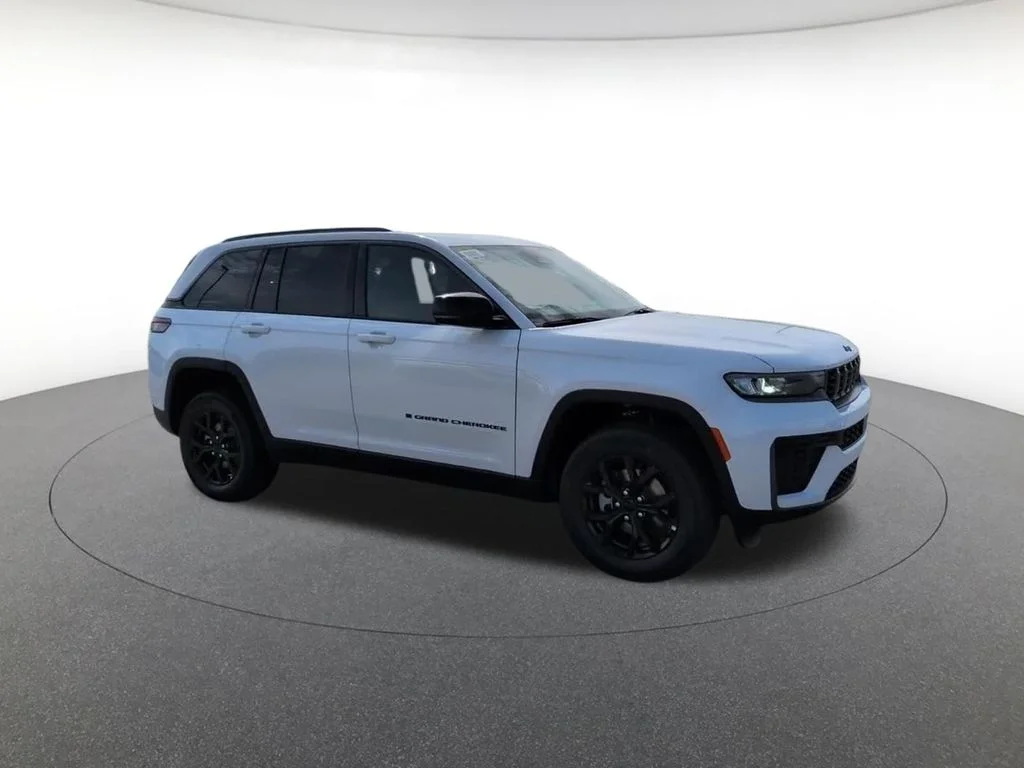 New 2026 White Jeep Altitude image 3
