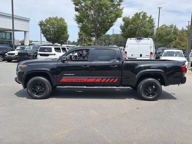 Used 2022 Black Toyota SR5 image 10