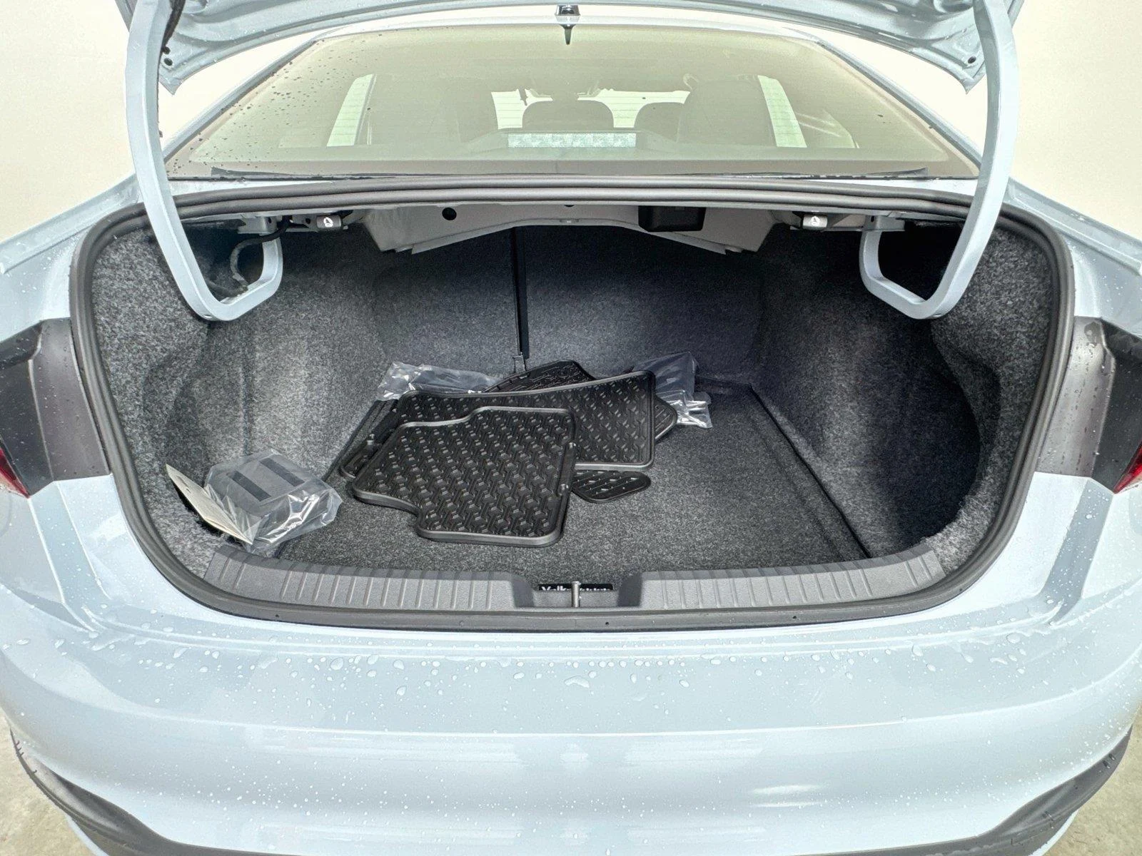 New 2027 GRAY Volkswagen SE image 25
