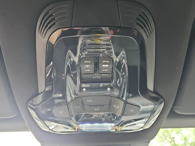 Used 2025 White Alfa Romeo Base image 26