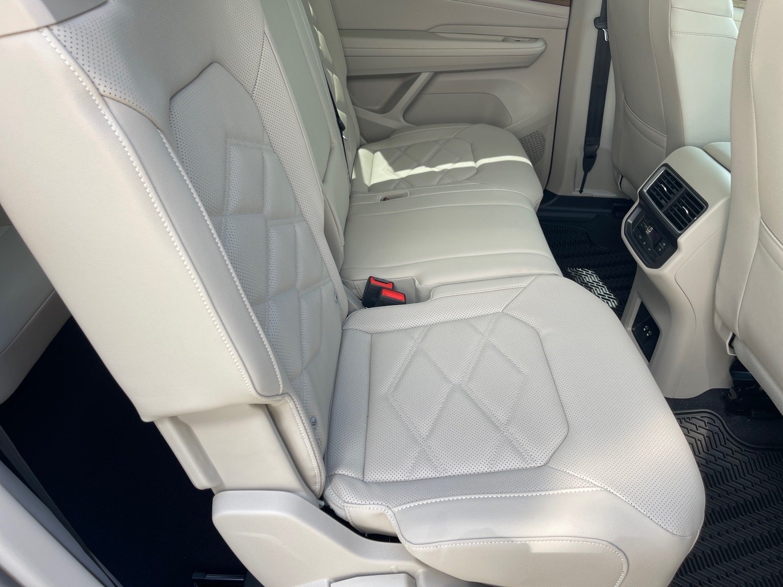 New 2026 Pure Gray Volkswagen SE image 17