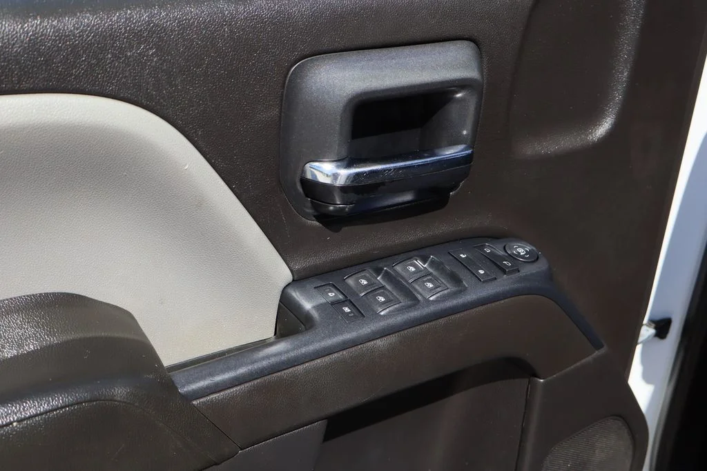 Used 2016 White GMC Base image 20