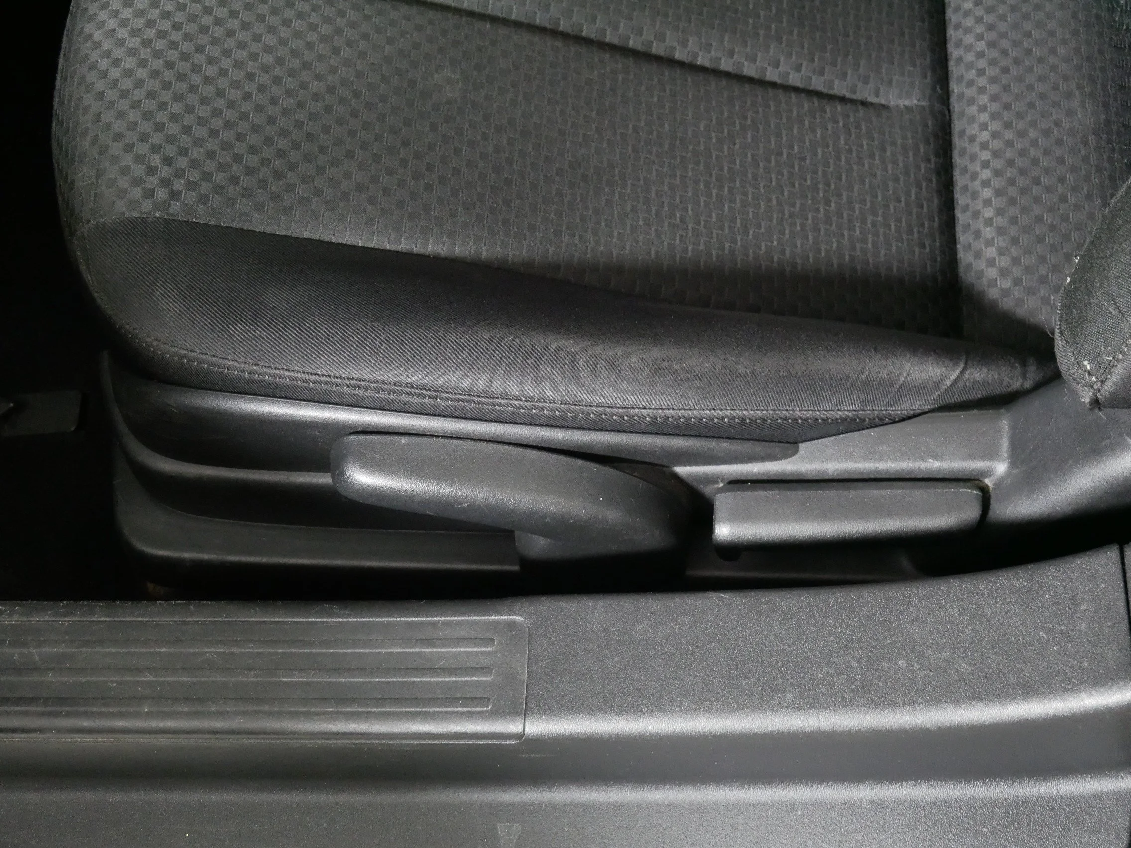 Used 2008 Brilliant Black Mazda Touring image 20