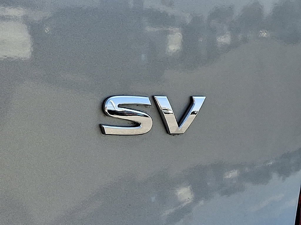 Used 2014 Gray Nissan SV image 29