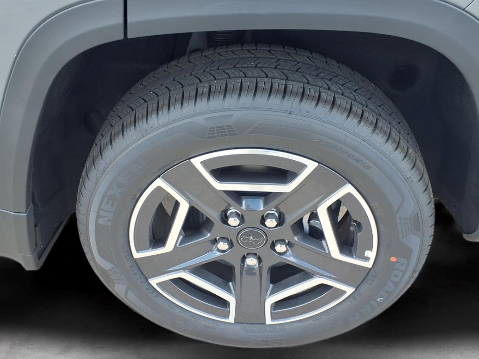 New 2026 Sting-Gray Clear-Coat Exterior Paint Jeep Laredo image 7