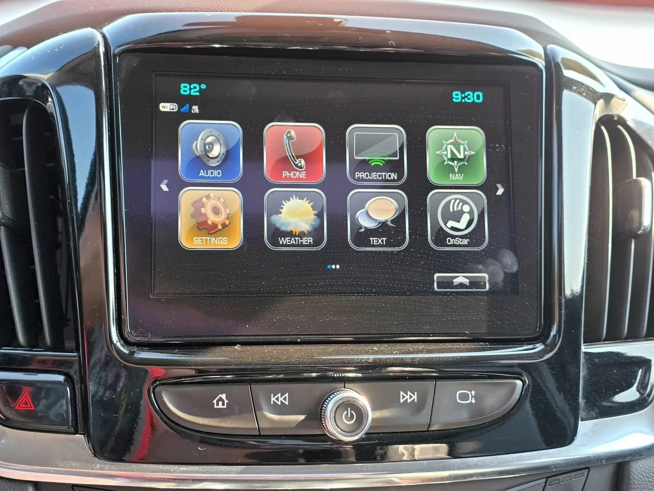 Used 2018 Summit White Chevrolet Premier image 15