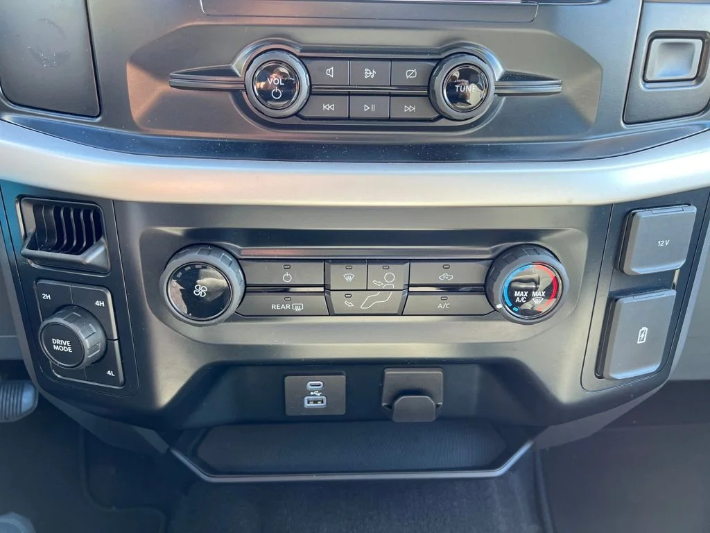 Used 2023 Blue Ford XLT image 21