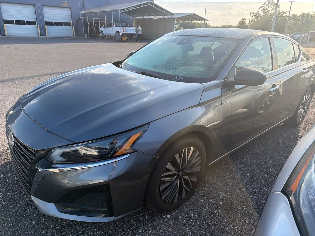 2024 Nissan Altima SV