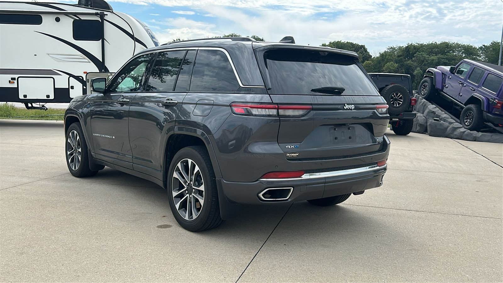 Certified Used 2023 Gray Jeep Overland 4xe image 6