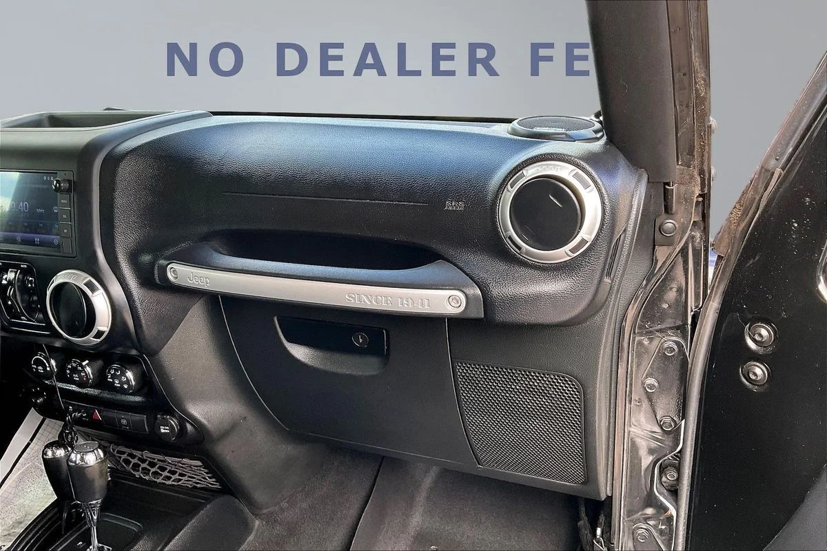Used 2015 Black Jeep X image 22