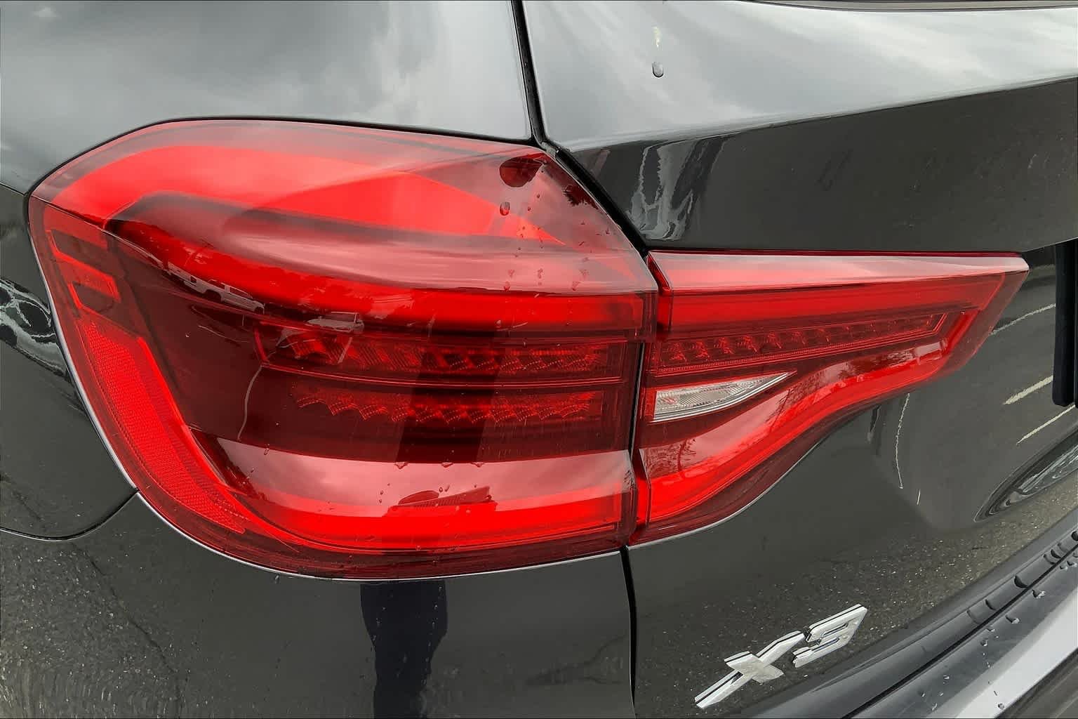 Used 2019 Dark Graphite Metallic BMW xDrive30i image 27