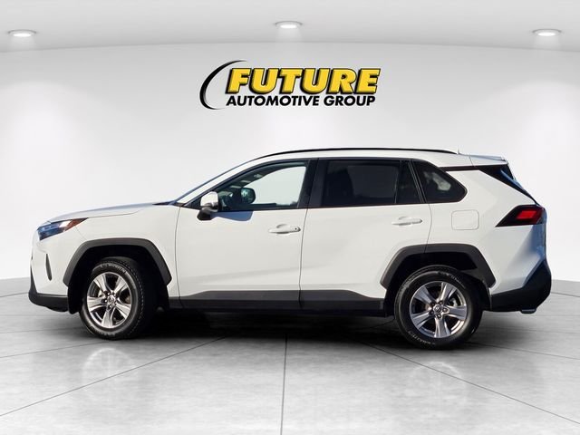 Used 2025 White Toyota XLE image 7