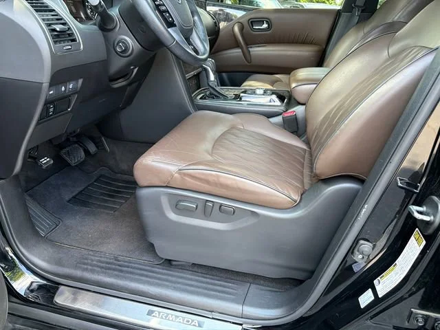 Used 2021 Black Nissan Platinum 2WD image 9