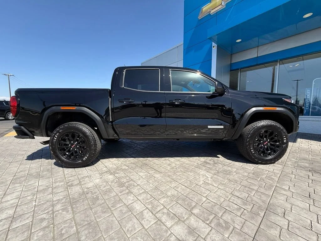 Used 2026 Onyx Black GMC Elevation image 13