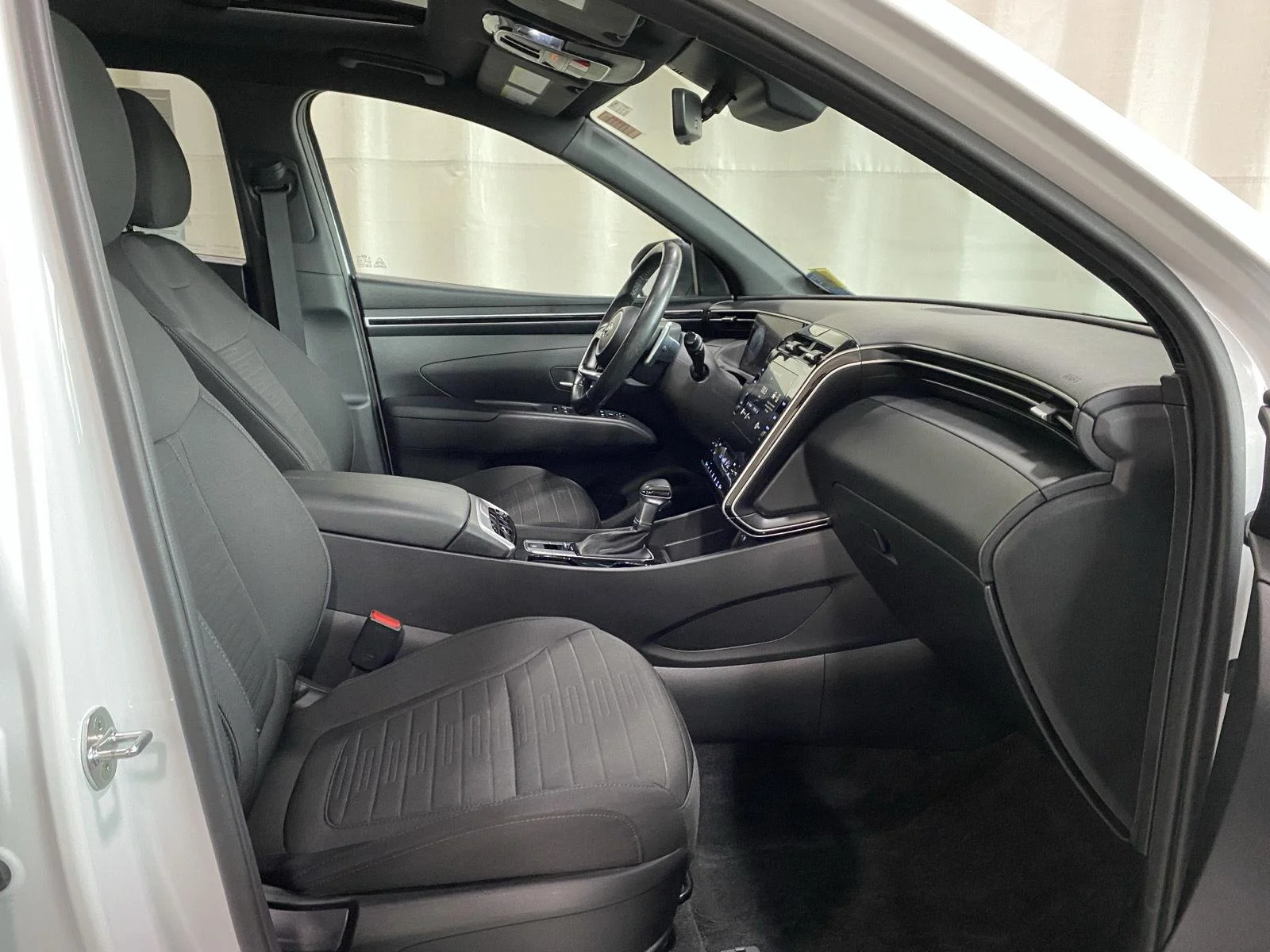 Used 2022 Ice White Hyundai SEL Premium image 11