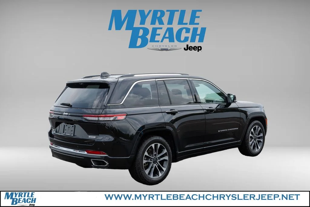 Used 2022 Diamond Black Jeep Overland image 6