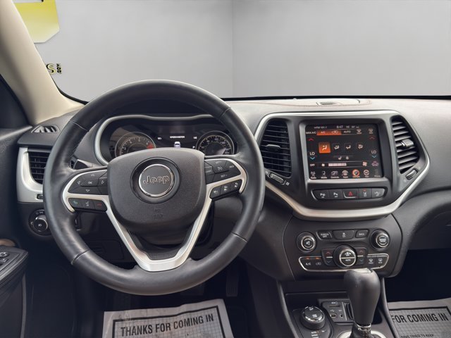 Used 2016 Deep Cherry Red Crystal Pearlcoat Jeep Limited image 15