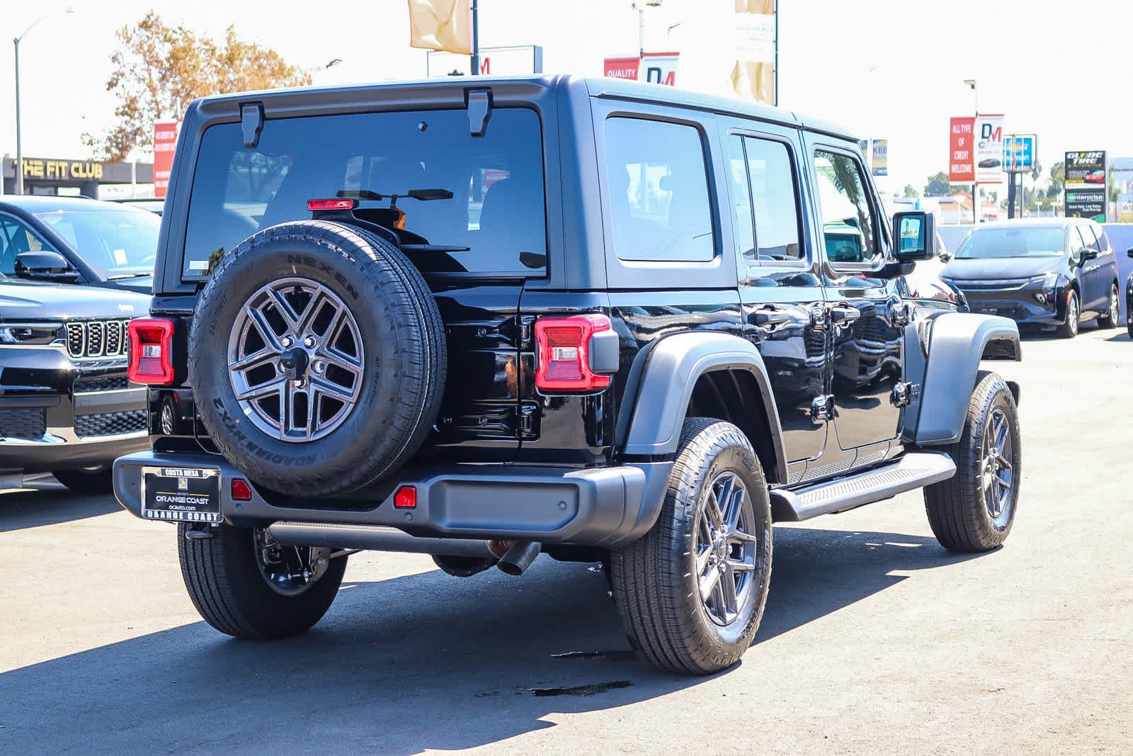 New 2027 Black Clear-Coat Paint Jeep Sport S image 4