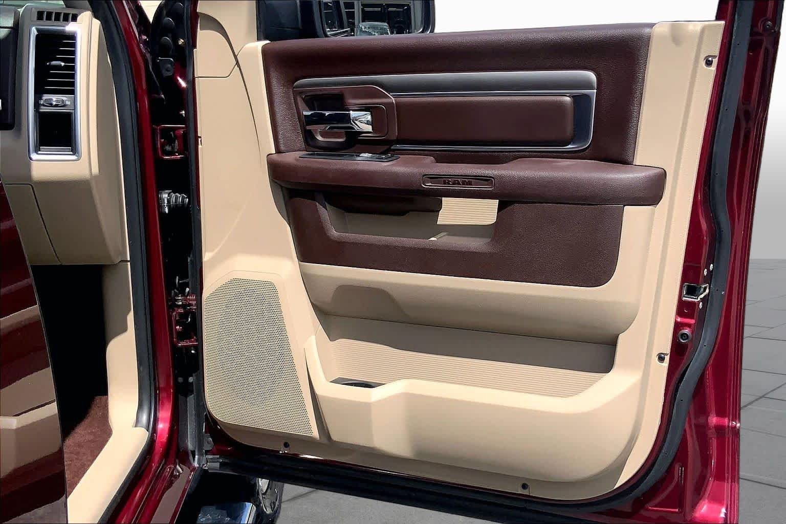 Used 2017 Delmonico Red Pearlcoat Ram Lone Star Silver image 23