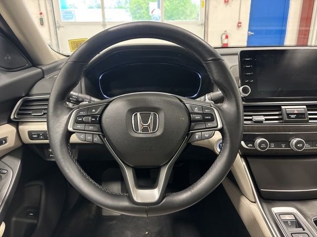 Used 2018 Platinum White Pearl Honda Touring 2.0T image 14