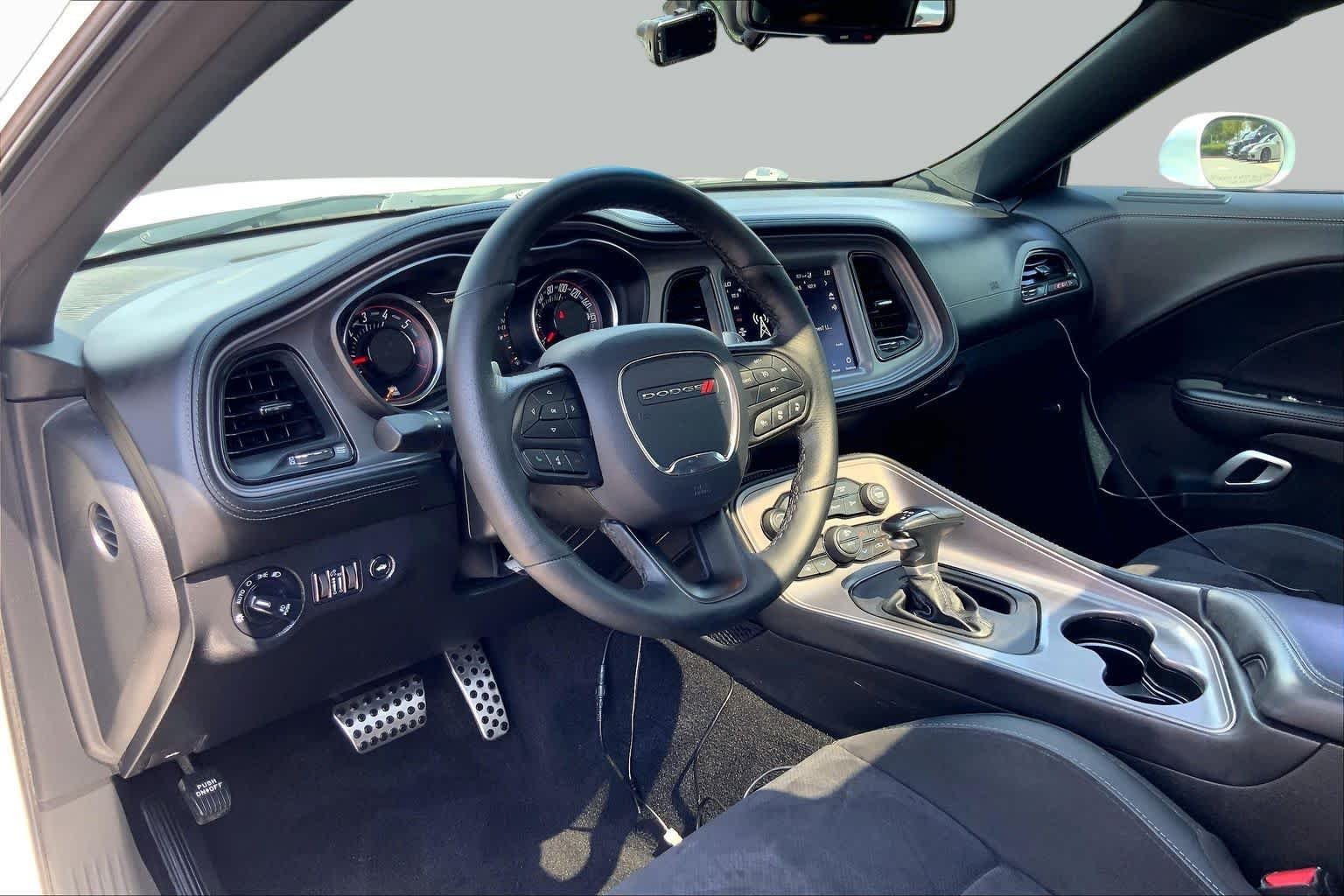 Used 2023 White Knuckle Clearcoat Dodge R/T Scat Pack image 18