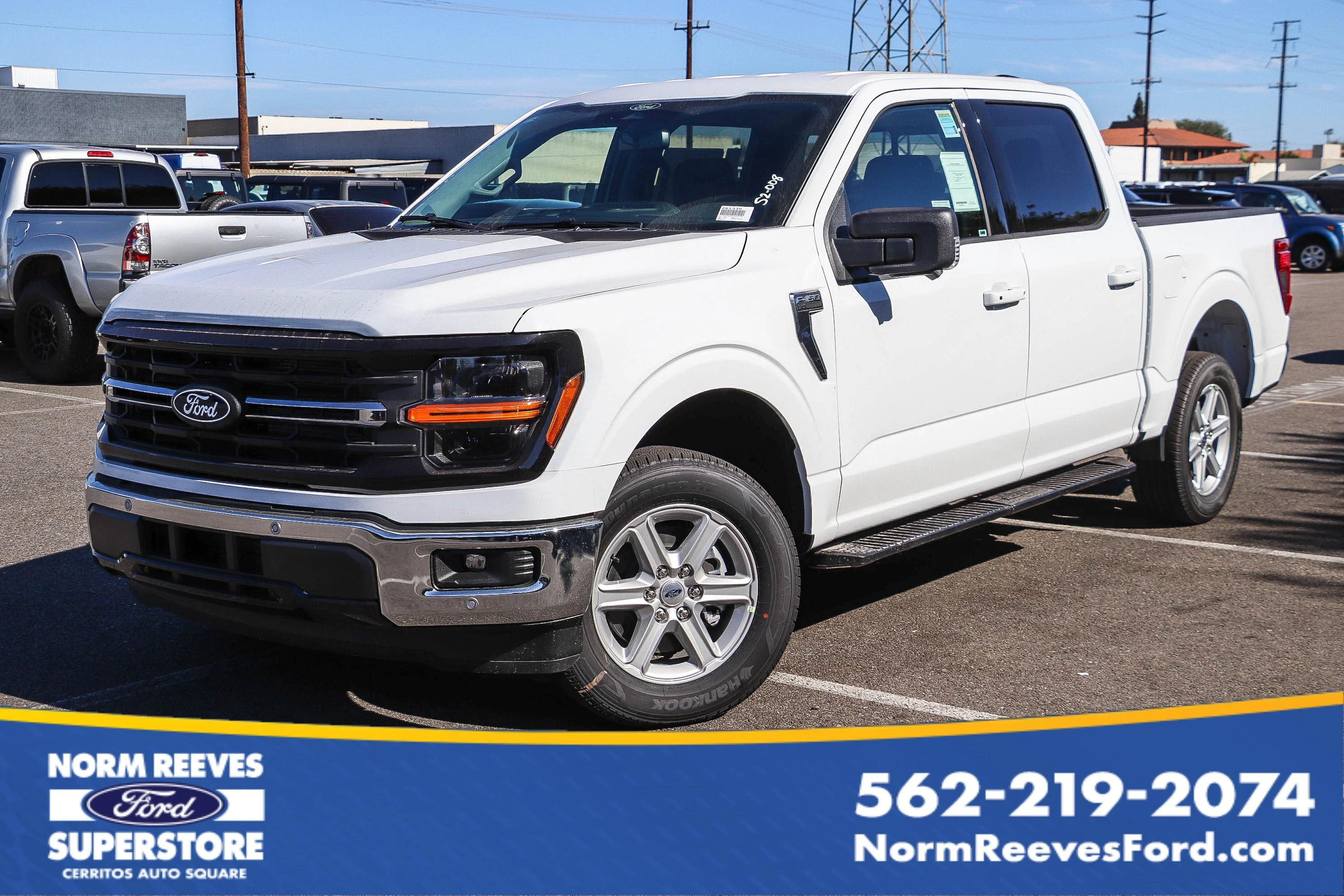 New 2026 Oxford White Ford XLT image 1
