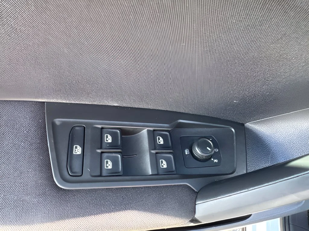 Used 2019 Silver Volkswagen 2.0T S image 22