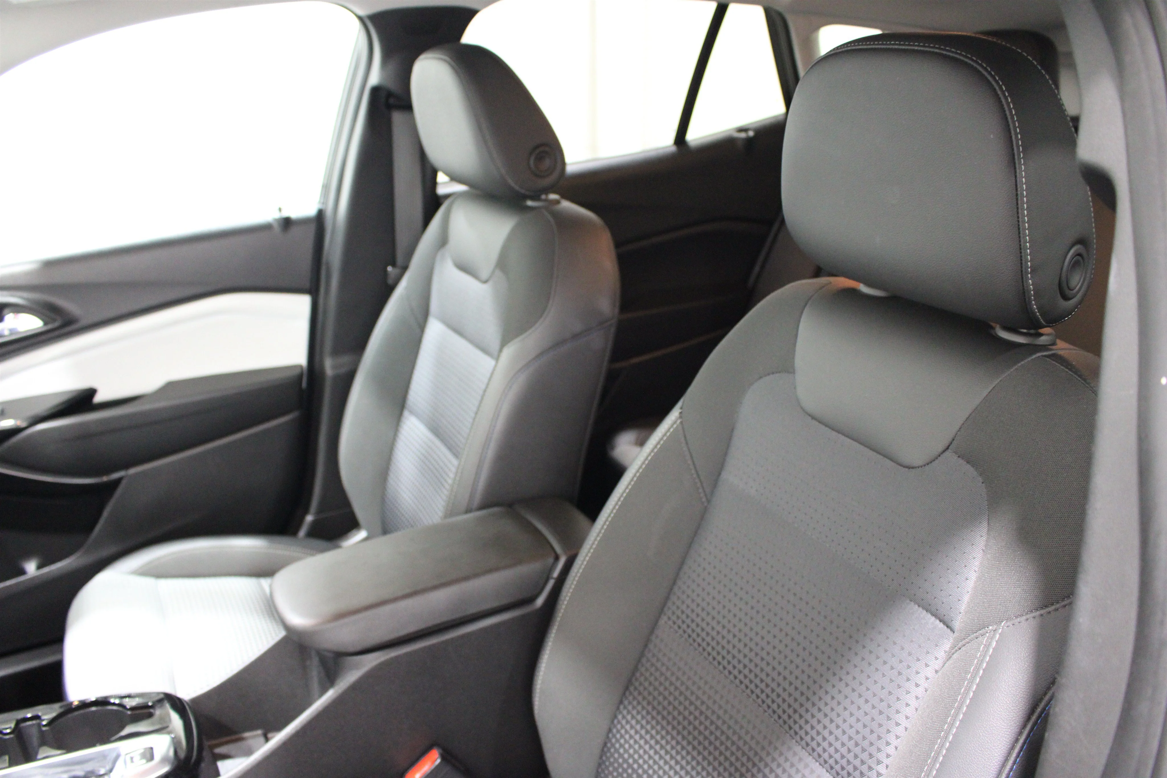 Used 2024 Mosaic Black Metallic Chevrolet LT image 4