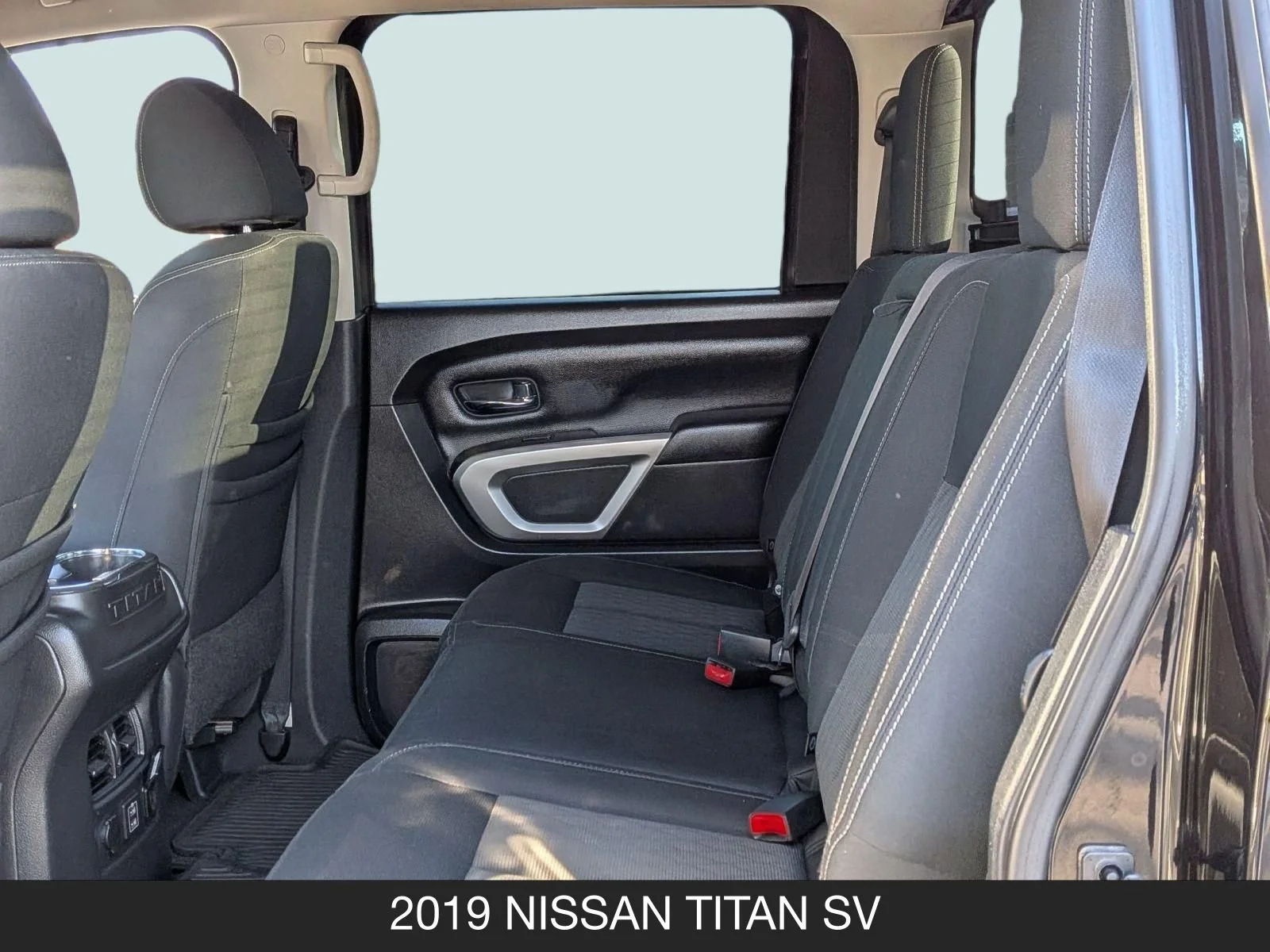 2019 Nissan Titan SV - Photo 15