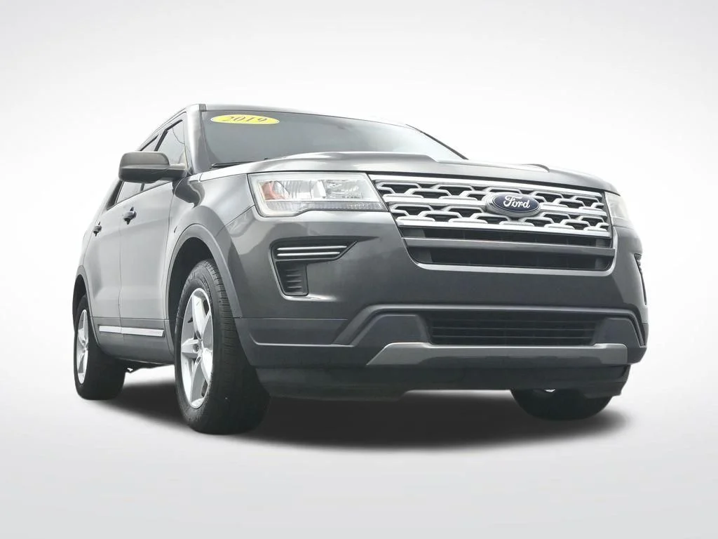 Used 2019 Gray Ford XLT image 33