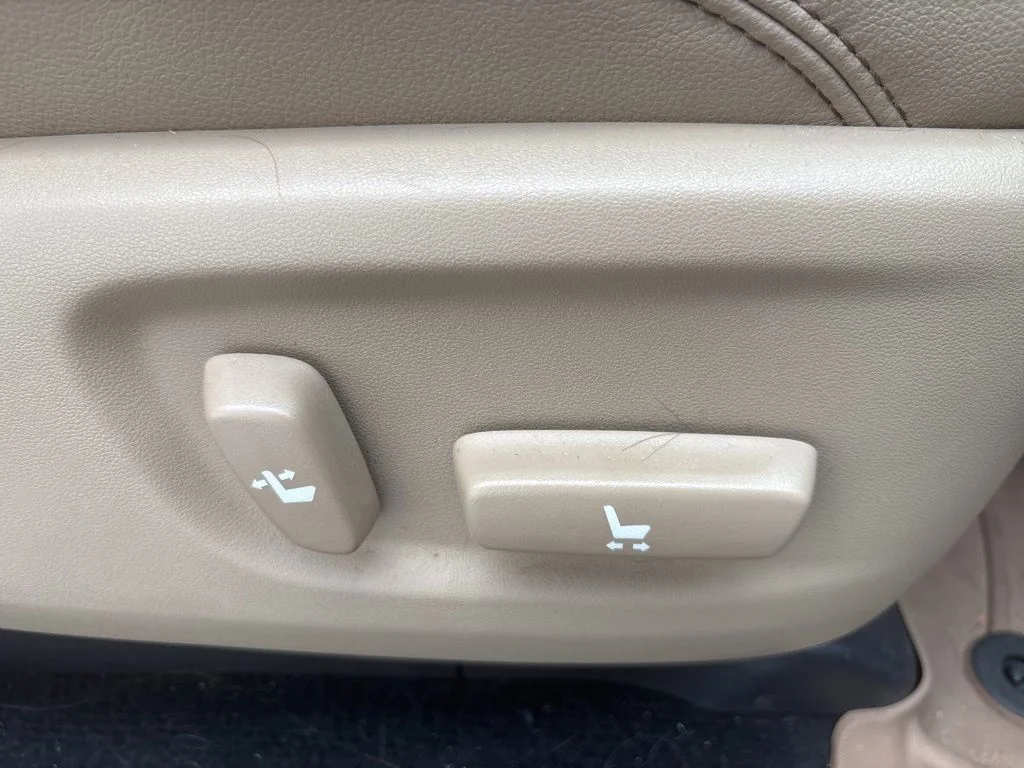 Used 2019 White Toyota SR5 Premium image 25