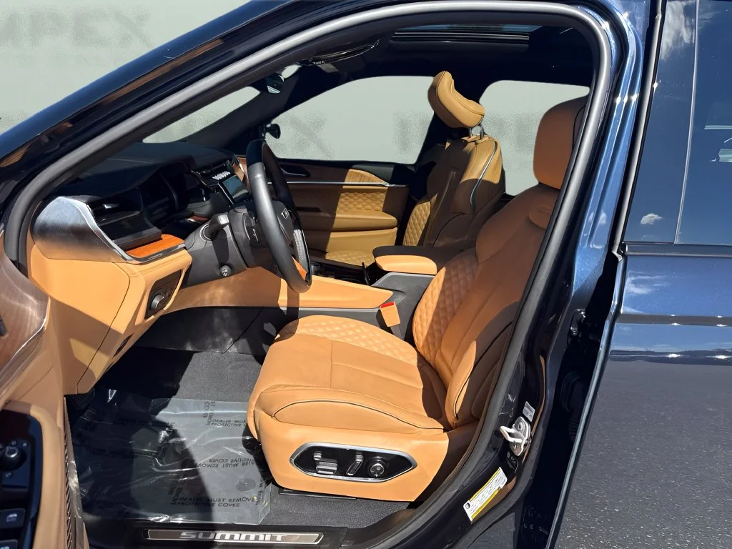 Used 2024 Black Jeep Summit image 9