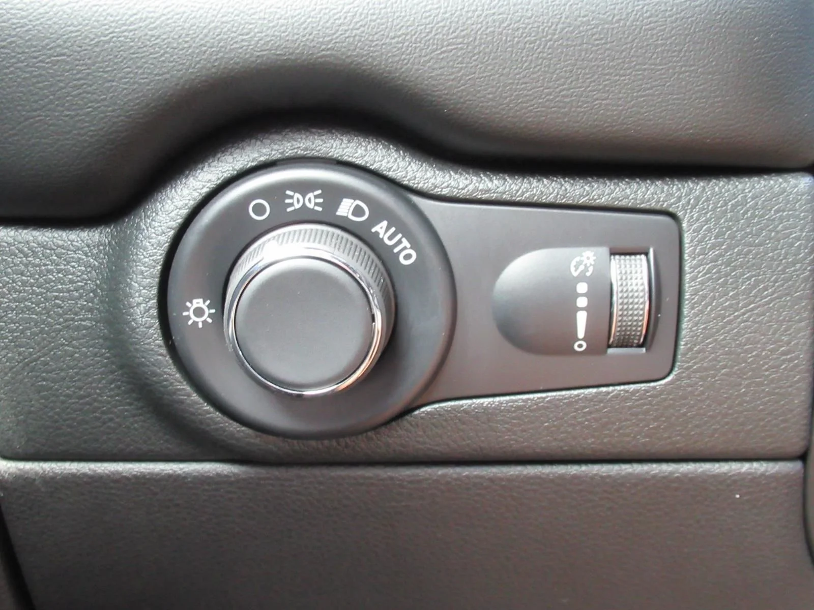 New 2027 Pitch-Black Exterior Paint Dodge GT image 23