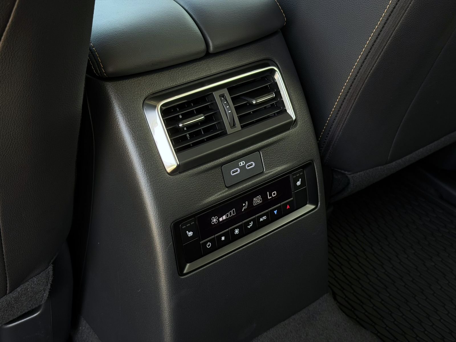 Used 2026 Platinum Quartz Mazda Premium image 28