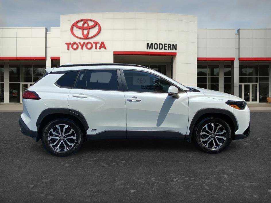 Used 2023 Wind Chill Pearl Toyota Hybrid SE image 4