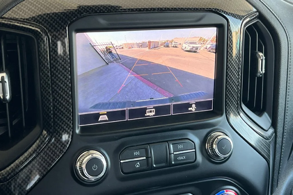 Used 2021 Gray GMC SLT image 23