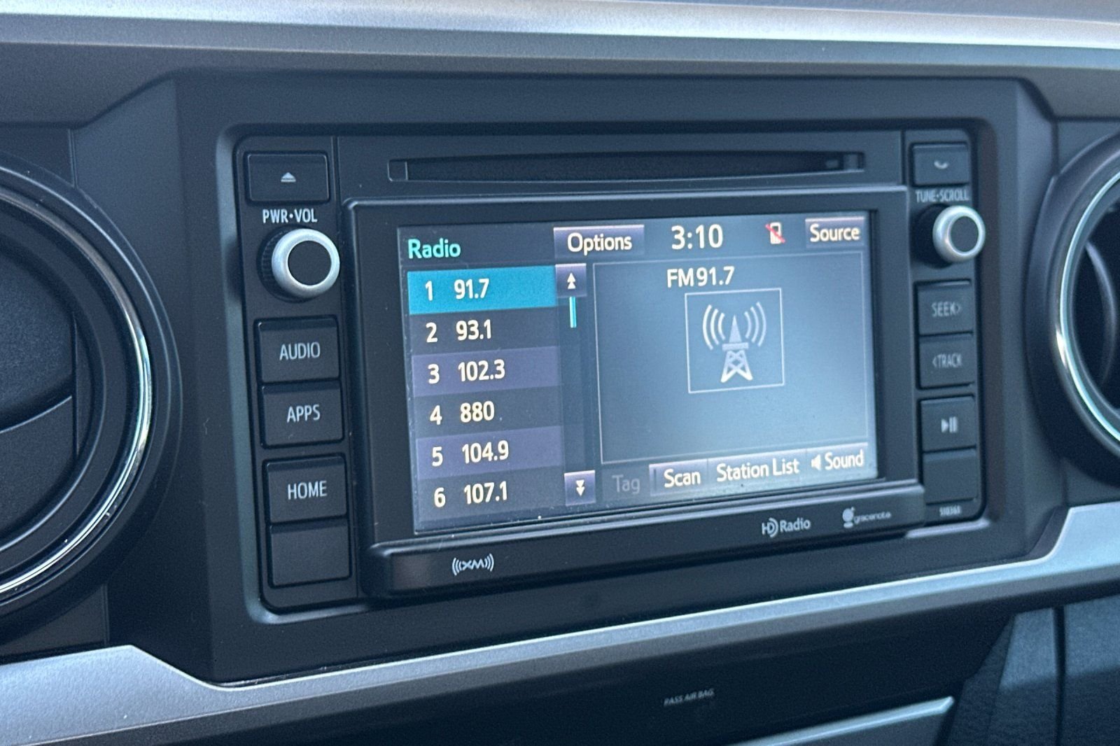 Used 2019  Toyota SR5 image 17