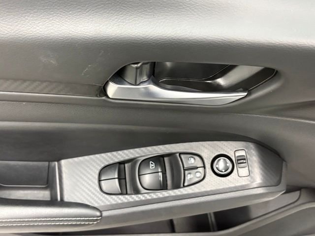Used 2025 White Nissan 2.5 SV image 14